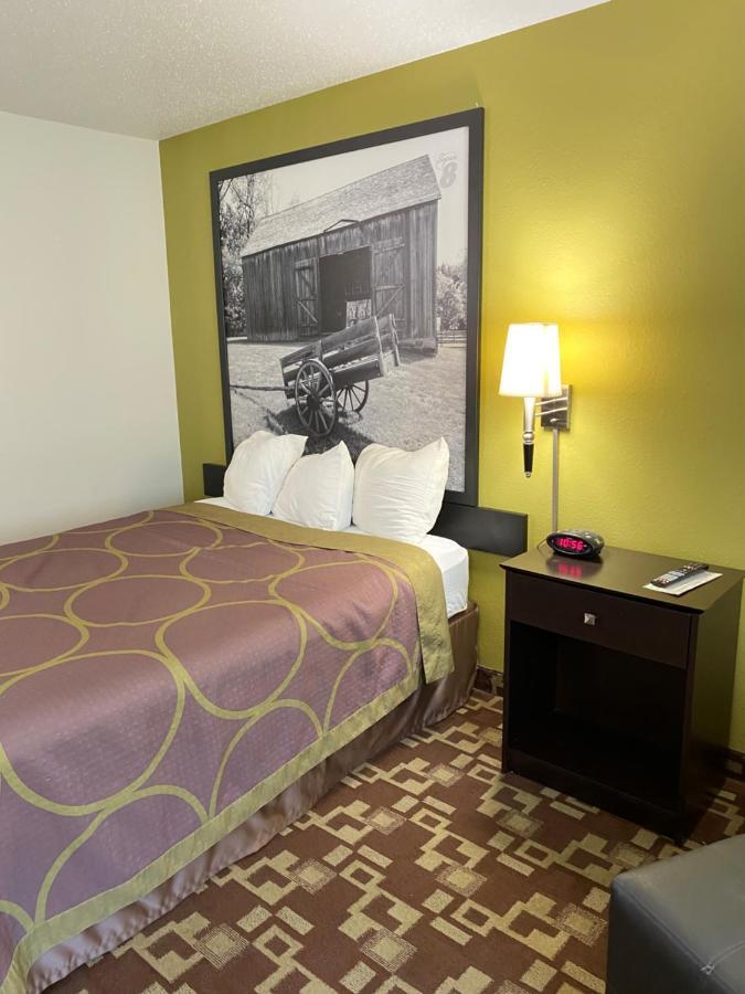 Super 8 By Wyndham Independence Ia Hotel Ngoại thất bức ảnh