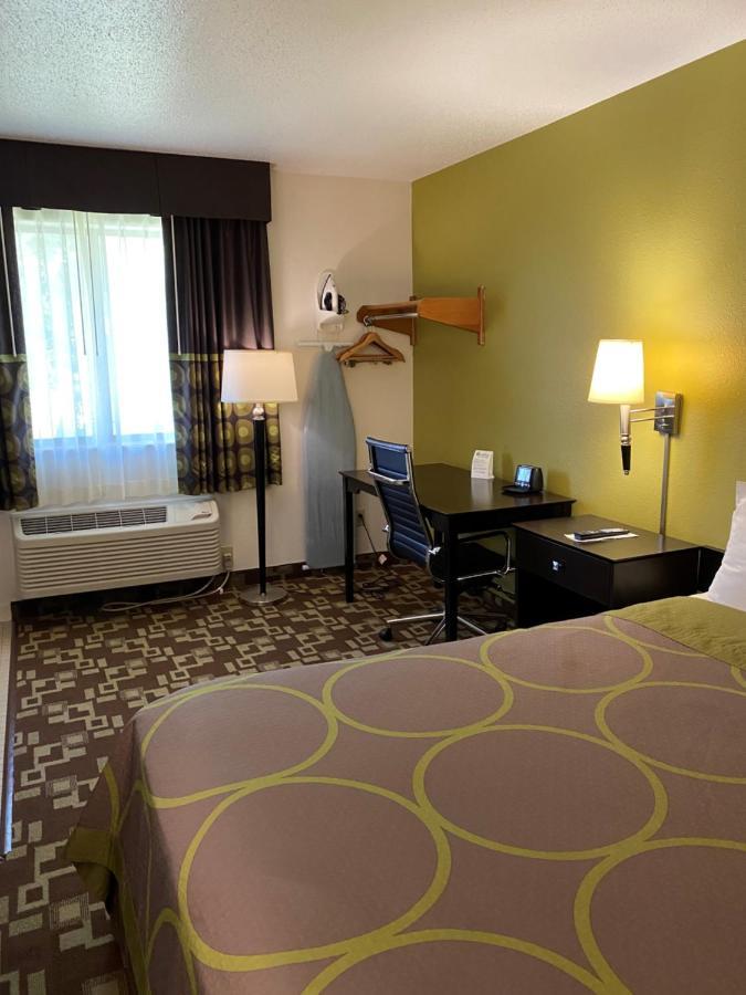 Super 8 By Wyndham Independence Ia Hotel Ngoại thất bức ảnh