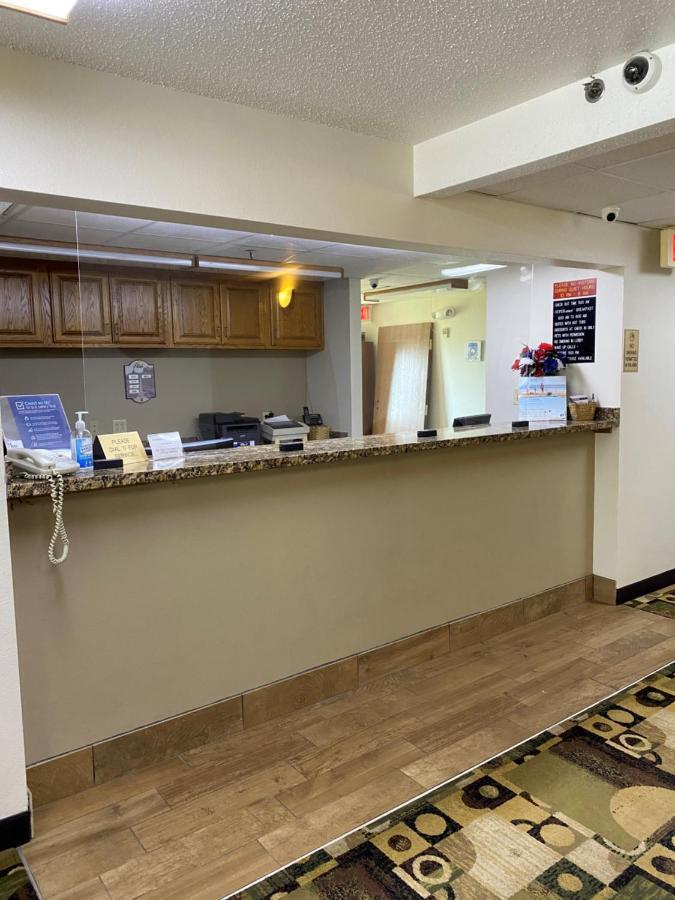 Super 8 By Wyndham Independence Ia Hotel Ngoại thất bức ảnh