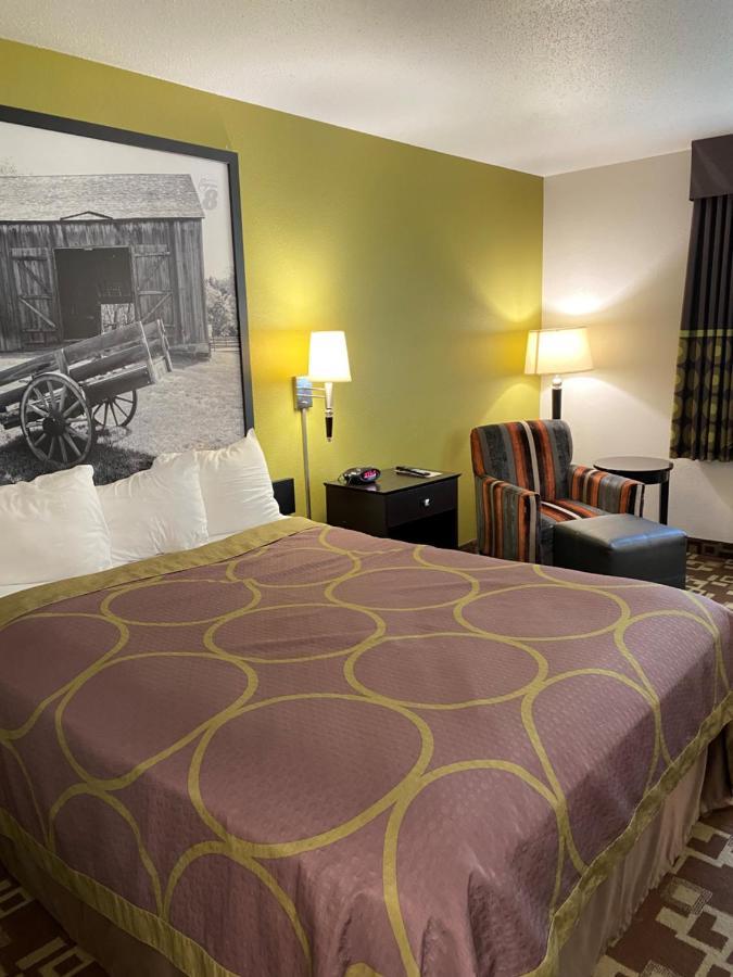 Super 8 By Wyndham Independence Ia Hotel Ngoại thất bức ảnh