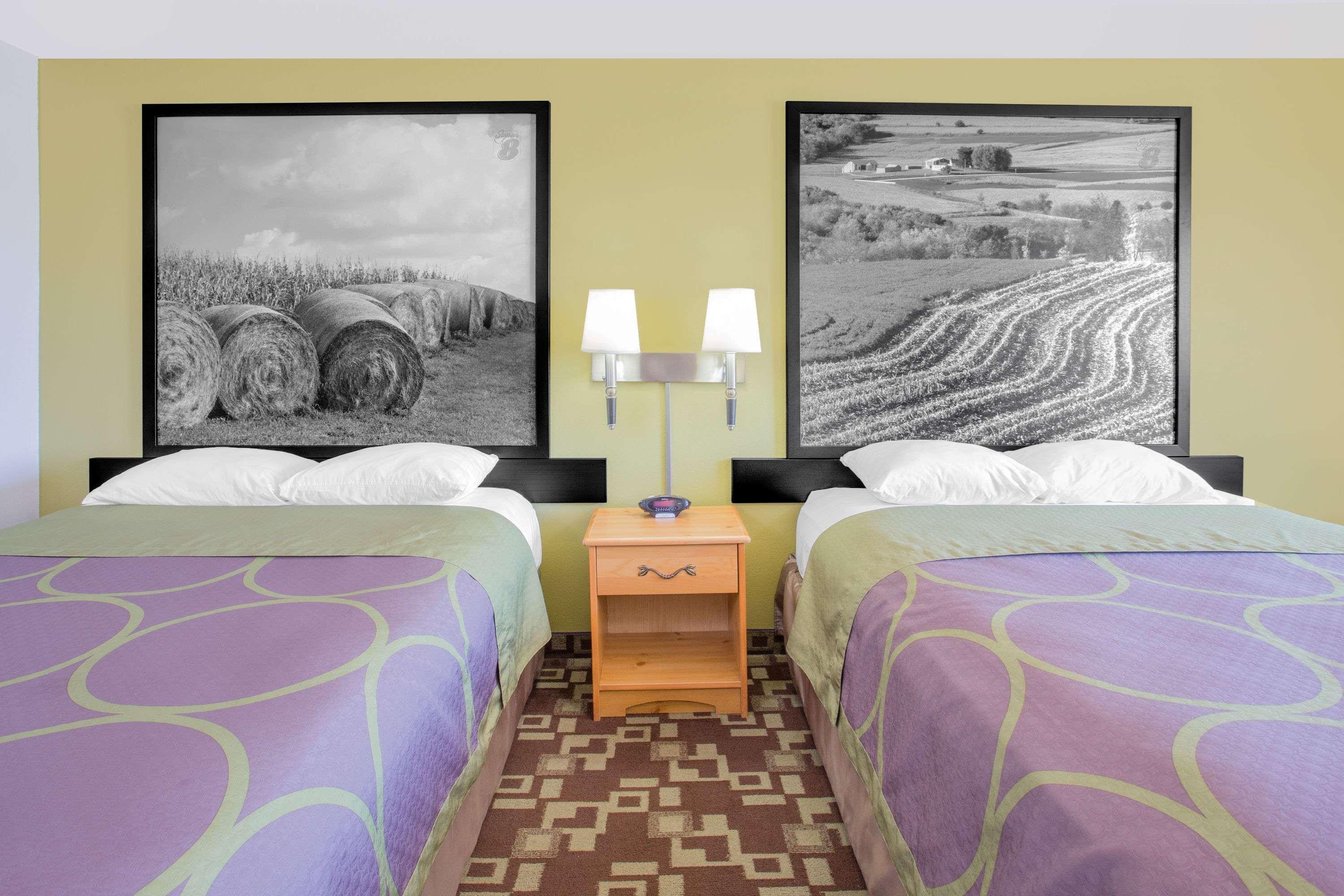Super 8 By Wyndham Independence Ia Hotel Ngoại thất bức ảnh